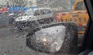 下雨天什么时候水往上流 下雨什么情况水会往上流