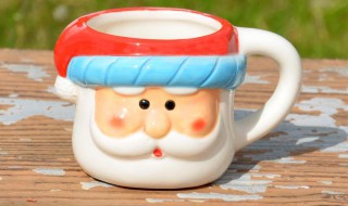 赠品杯上的字怎么去掉 这样处理最简单