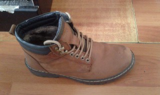 猪皮鞋子脏了怎么处理 方法很简单