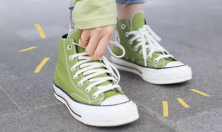 穿帆布鞋脚板疼怎么解决 穿帆布鞋脚板疼的解决方法