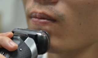 如何正确使用剃须刀 正确使用剃须刀的方法