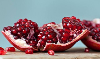 榨石榴汁的方法 榨石榴汁的方法推荐