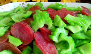 腊肠炒苦瓜怎么做 腊肠炒苦瓜的做法