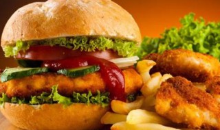 汉堡里的白色酱是什么 汉堡里的白色酱是沙拉酱吗