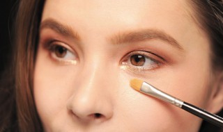 去眼袋的新方法 如何才能去眼袋