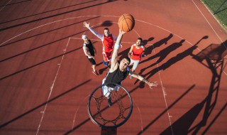 如何练习变向过人技巧 练习变向过人技巧有哪些