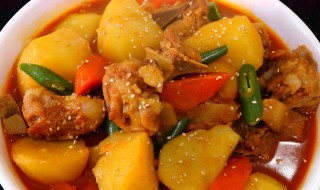 咖喱排骨土豆的做法 咖喱排骨土豆的做法分享