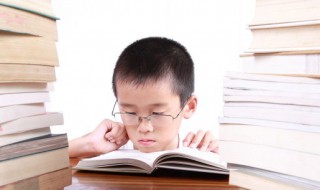 白发三千丈下句是什么 白发三千丈下句是啥