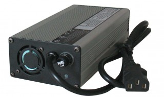 电动车充电器灯一会亮一会不亮 有什么建议