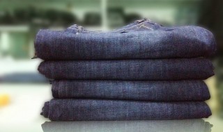 西装裤的折叠方法 西服裤子怎么叠