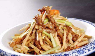 韭苗炒肉末家常做法 材料必须备齐了