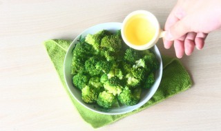 素食西兰花家常做法 可做成温拌西兰花胡萝卜