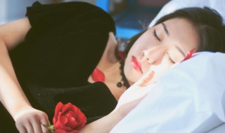 梦见两女的用刀砍对方 这是坏的征兆吗