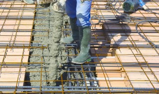 建筑混凝土水保养多久合适 混凝土洒水养护多长时间