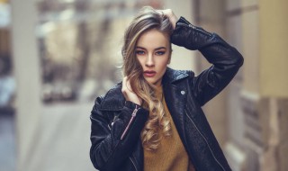 皮革衣服怎样清洗上色 皮衣自己怎么清洗