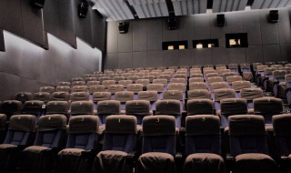 电影院后排座椅为什么高一些 你知道吗