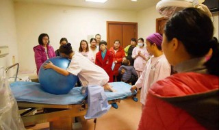 生产时穿什么衣服 穿裙子是最方便的