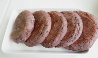 黑米面饼的做法 黑米面饼怎么做