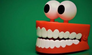 自己洗牙的方法 在家也可以轻松洗牙