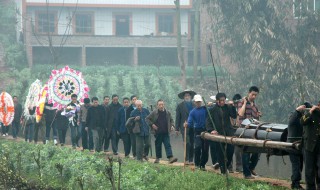 小孩忌讳去的地方 小孩最好不要去的地方