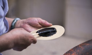 止痛膏贴脚心的作用 膏药贴脚心什么好处