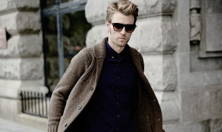 男士开衫毛衣怎么搭 做个有阳光帅气的暖男