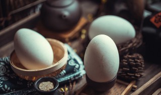 白酒咸鸭蛋的腌制方法 白酒咸鸭蛋的腌制方法