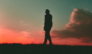 关于背影的唯美句子 和背影有关的唯美句子