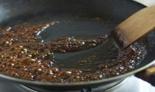 白糖炒糖色怎么做 白糖炒糖色的做法