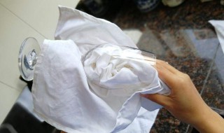 红酒杯怎么洗没水渍 洗红酒杯没水渍的正确方法