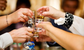 年会祝酒词大全简短 为来年的美好干杯