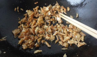 炸鱼鳞方法 酥脆炸鱼鳞的做法