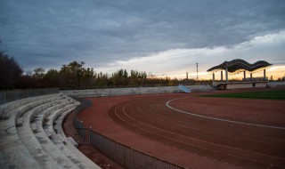 描写操场的优美句子 描写操场的优美句子有哪些