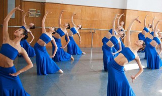 描写舞蹈优美的句子 　描写舞蹈优美的句子有哪些