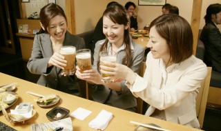 关于喝酒说说心情短语 适合喝酒时发的说说