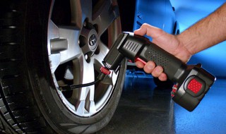 轮胎正确打气方法 汽车轮胎打气的正确方法和步骤