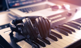 四面楚歌周杰伦歌词 四面楚歌歌曲介绍