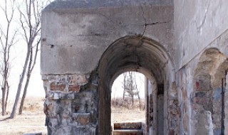 堡垒什么意思 坚强后盾构筑铜墙铁壁