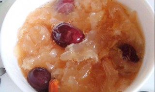 银耳西瓜羹做法图解 吃起来很甜美