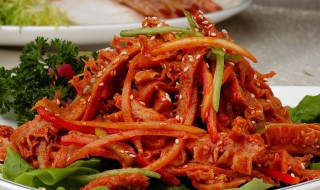 什锦拌拨鱼做法图解 需要准备的东西不少