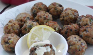 炸香菇丸做法图解 小孩子最爱吃了