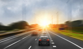 跑高速的五大禁忌 在高速路上行驶的五大禁忌事项