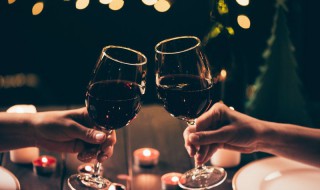 晚上睡前喝红酒禁忌 要注意什么