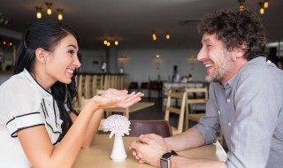 男人欲擒故纵的表现 有这种表现的男人就是故意吊着你