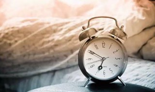 30岁男人每天睡几小时 哪个时间段最好？