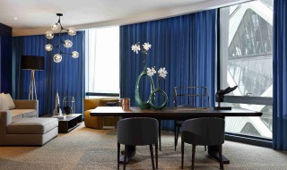客厅深蓝色窗帘好看吗 客厅配深蓝色的窗帘好看吗