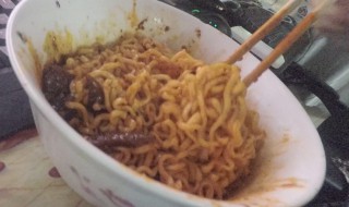 正确吃火鸡面的方法 吃火鸡面的方法分享