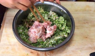 芹菜饺子馅的做法窍门 芹菜饺子馅怎么做好吃