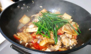 鱼焖豆腐的制作方法 鱼焖豆腐的做法