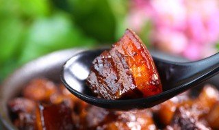 做盘龙红烧肉窍门 做的时候需要加入什么
